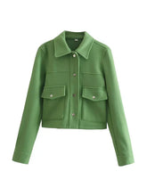 Rosa Jacke mit Umlegekragen und zwei süßen Taschen